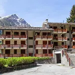 In Stile Alpino A Courmayeur Appartamento *