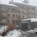 In Stile Alpino A Courmayeur Apartment Verrand