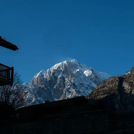 In Stile Alpino A Courmayeur Апартаменты Верранд