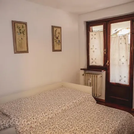 In Stile Alpino A Courmayeur Apartment Verrand