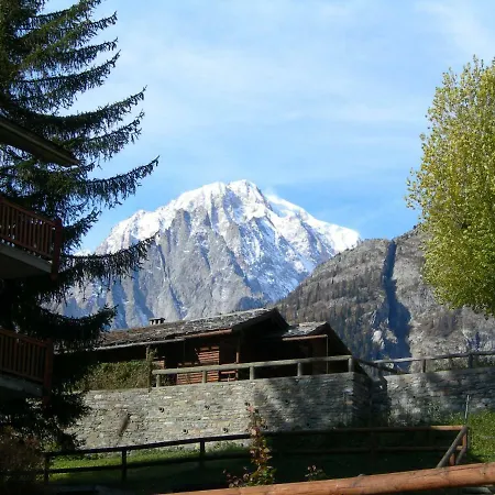 In Stile Alpino A Courmayeur Verrand