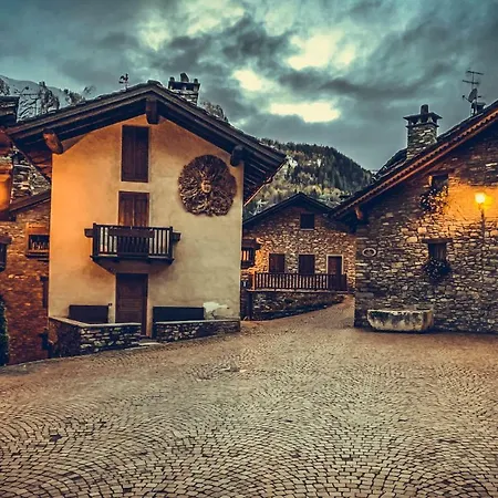 Апартаменты In Stile Alpino A Courmayeur *